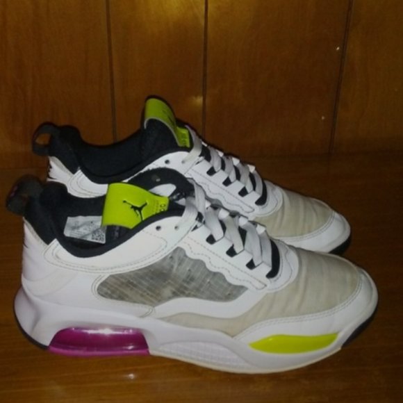 Jordan Other - Air Jordan Air Max 200 "Vibrant CD6105-102 good condition